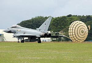 Archivo:Typhoon deploying parachute arp