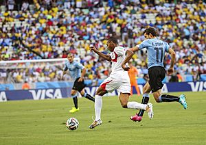 Archivo:Uruguay - Costa Rica FIFA World Cup 2014 (2)
