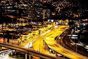Archivo:Valparaiso de Noche