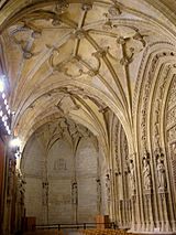 Archivo:Vitoria - Catedral Vieja, portico 20