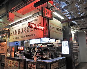 Archivo:Andrews classic roadside hamburgers in Dekalb Hall jeh
