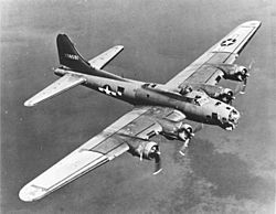 Archivo:B-17 on bomb run