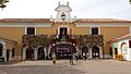 Capilla de la Virgen de Los Llanos del Recinto Ferial de Albacete con las flores de la Ofrenda de flores a la Virgen de Los Llanos. Albacete
