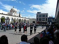 Archivo:ESFU 10 Uriangato desfile