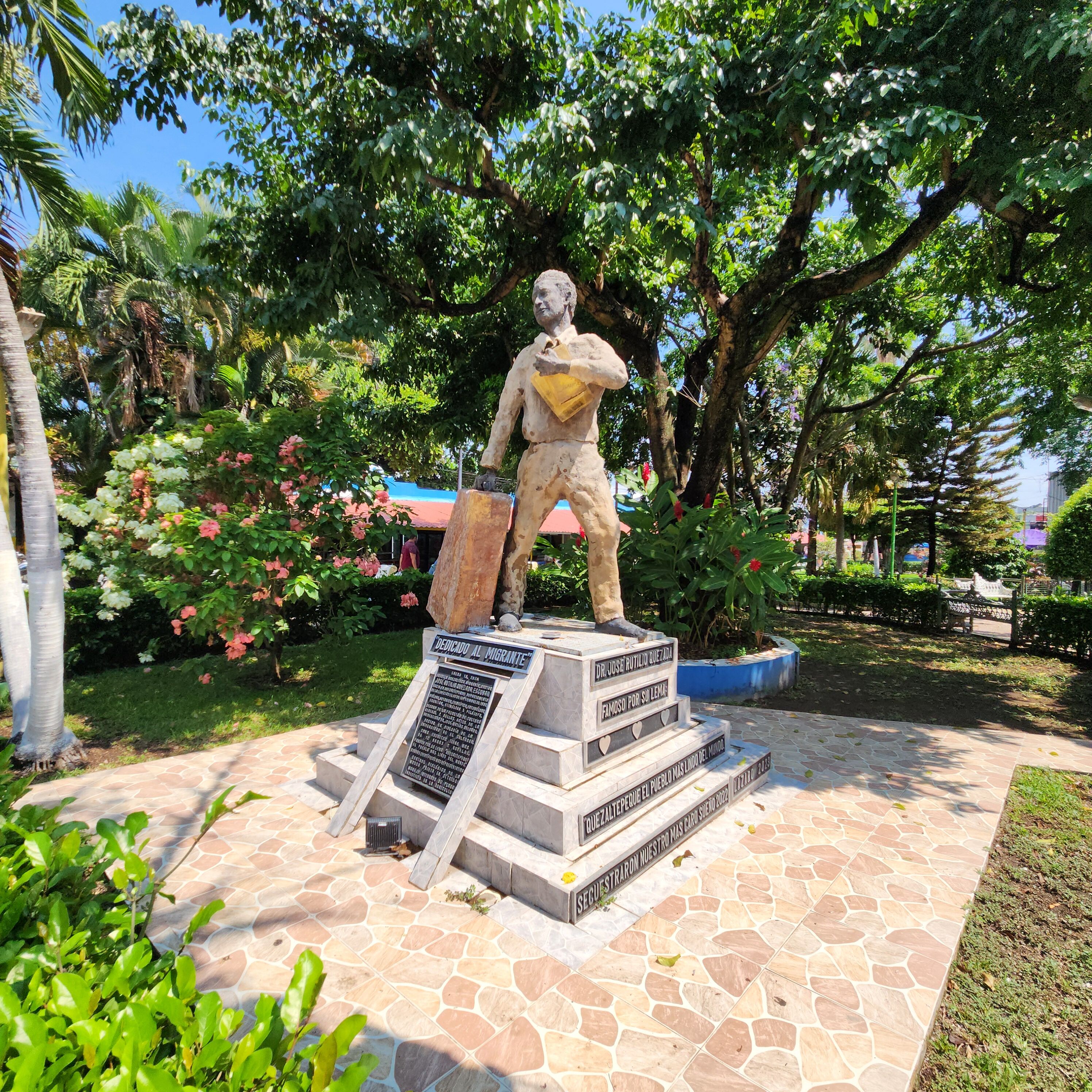 Estatua_en_parque_Norberto_Morán