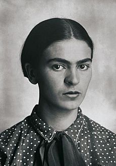 Archivo:Frida Kahlo, by Guillermo Kahlo 2