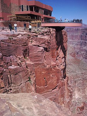 Archivo:Grand-canyon-west-skywalk