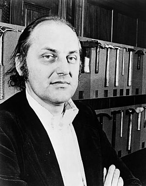 Archivo:Hans Hollein, Architect, Designer