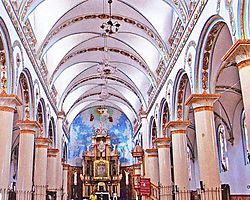 Interior of the church of Chinavita.jpg