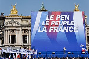 Archivo:Le Pen Paris 2007 05 01 n2