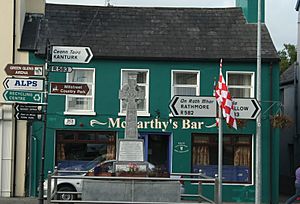 Archivo:McCarthy's Bar - geograph.org.uk - 1789488