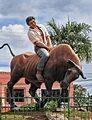 Monumento al Peón Monta toro Santa Ana del Yacuma (Beni)