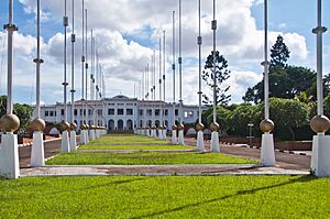 Archivo:Musée National du Cameroun 01