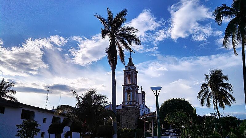 Plaza de Armas, Puruarán