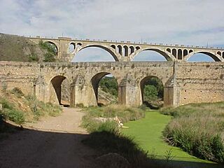 Puente-carlosIV.jpg