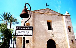 Archivo:Road to LA - El Camino Real Bell in Front of San Gabriel Mission (5540781815)