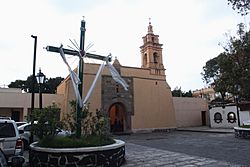 Templo de Santa Cruz Atoyac, frente2.jpg