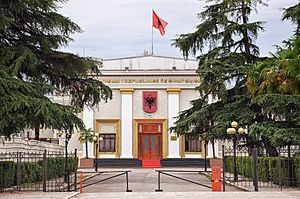 Archivo:Tirana, Albania – National Assembly 2015 01
