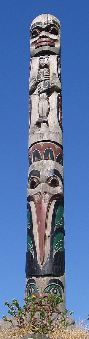 Archivo:Totem Park pole 1