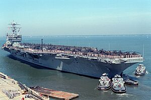Archivo:USS Eisenhower (CVN-69) leaves Norfolk for Operation Uphold Democracy in 1994