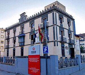Archivo:Villanueva de la Serena - Palacio Consistorial La Jabonera 10
