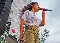 Archivo:2018.06.10 Alessia Cara at the Capital Pride Concert with a Sony A7III, Washington, DC USA 03555 (41835487535)