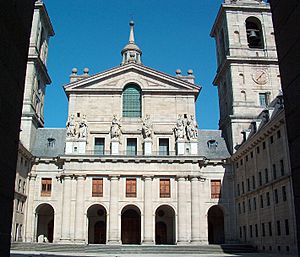 Archivo:BasílicaElEscorialFachada