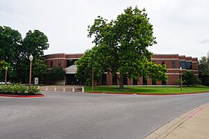Archivo:Baylor University June 2016 77 (Jesse H. Jones Library)