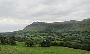 Archivo:Ben Bulben by Bloom