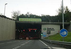 Archivo:Boca nord túnel de Vallvidrera