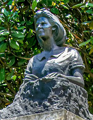 Archivo:Busto de Diana Turbay (cropped 2)