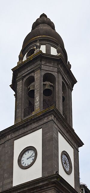 Archivo:Catedral, San Cristóbal de La Laguna, Tenerife, España, 2012-12-15, DD 01