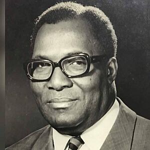 Archivo:Chief Justice Samuel Azu Crabbe