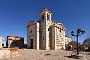 Archivo:Ciruelas, Iglesia de San Pedro de Antioquía, fachada oeste y sur