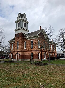 Clay County Courthouse, Hayesville, NC (39731109593).jpg