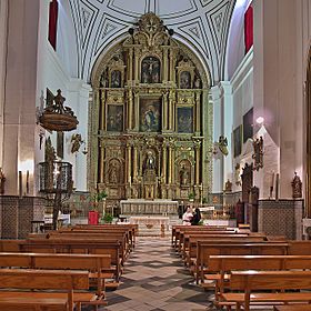 Archivo:Convento de Santa Isabel (Sevilla). Interior de la iglesia