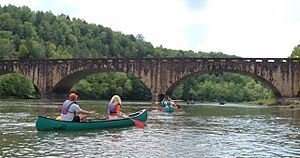 Archivo:Cumberland River 2005 05 20