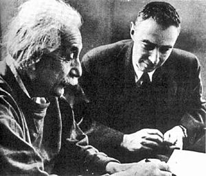 Archivo:Einstein oppenheimer