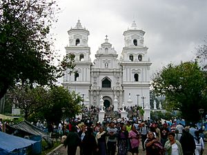 Archivo:Esquipulas basilica