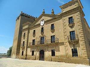 Archivo:Fachada del Palacio del Vizconde de Biota y Torreón (Biota-Zaragoza)