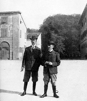 Archivo:George v L Meyer with Victor Immanuel III in San Rossore Italy