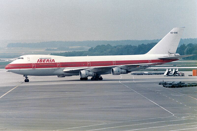 Iberia Boeing 747-133 EC-DXE (26140534886)