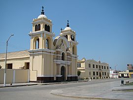Iglesia y convento carmelita en Chocope