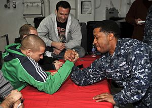 Archivo:MMA Fighters Tour USS George Washington DVIDS357785