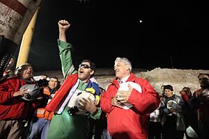 Archivo:Mina San José - Luis Urzúa - Gobierno de Chile