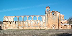 Archivo:Monasterio de Moreruela-Conjunto