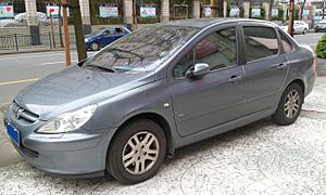 Peugeot 307 sedan China 2012-04-14