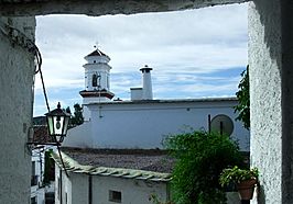 Vista de la Iglesia de Pitres