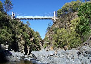 Puente Colgante Alpa Corral.jpg