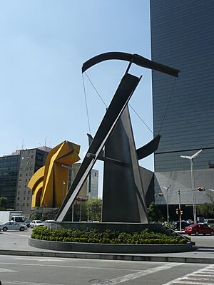 Archivo:Puerta 1808 with El Caballito in the background (2695000590)